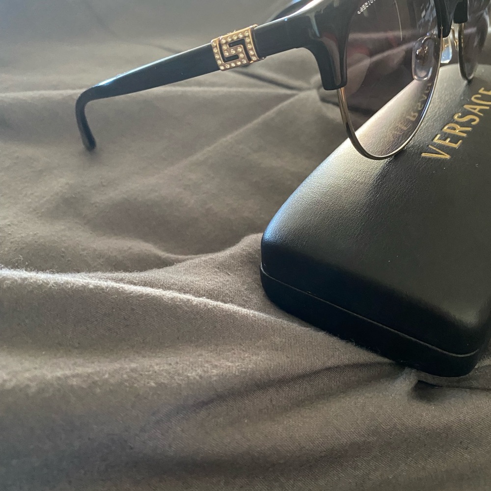 Versace Shades - Picture 3 of 4